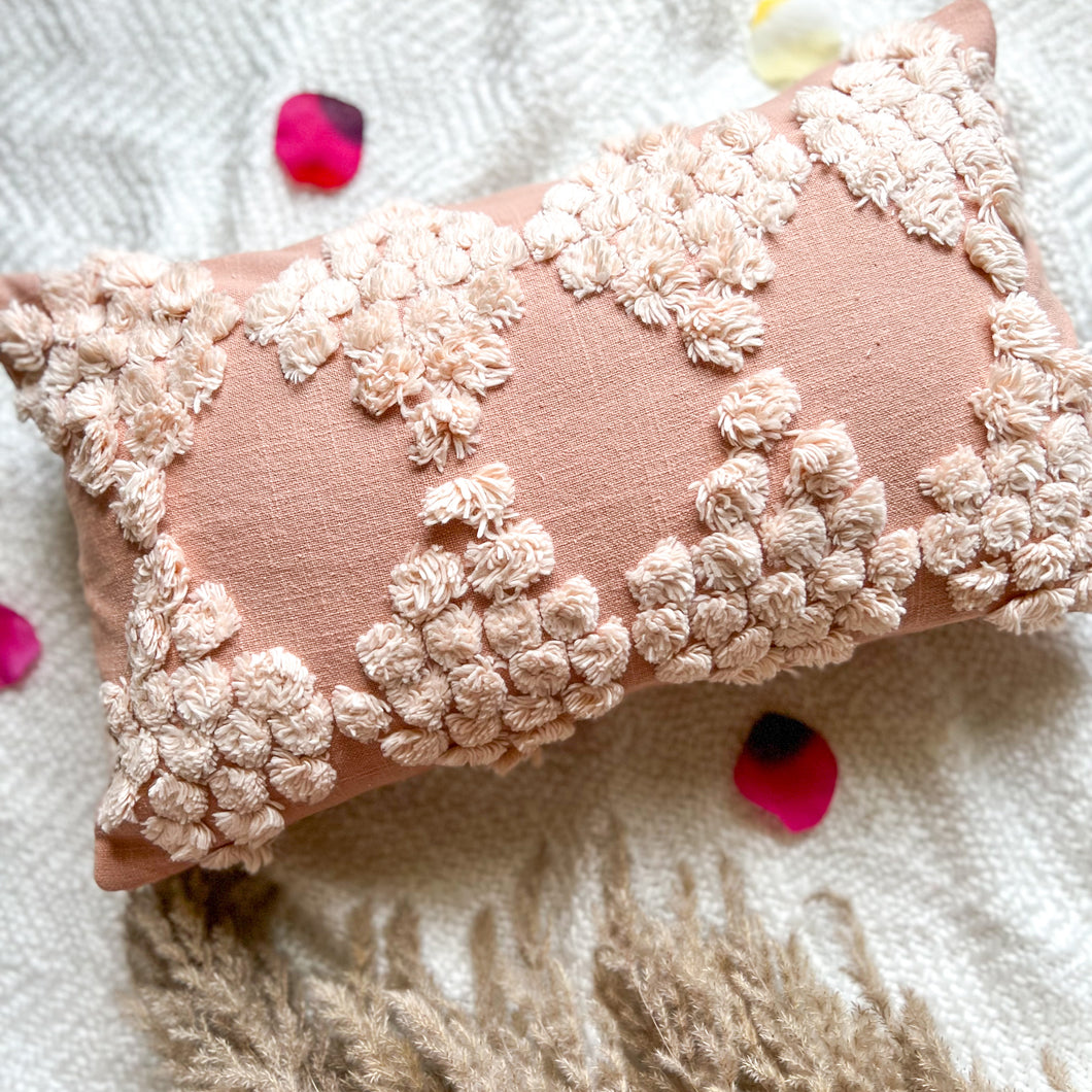 BOHO TUFT PEACH LUMBAR