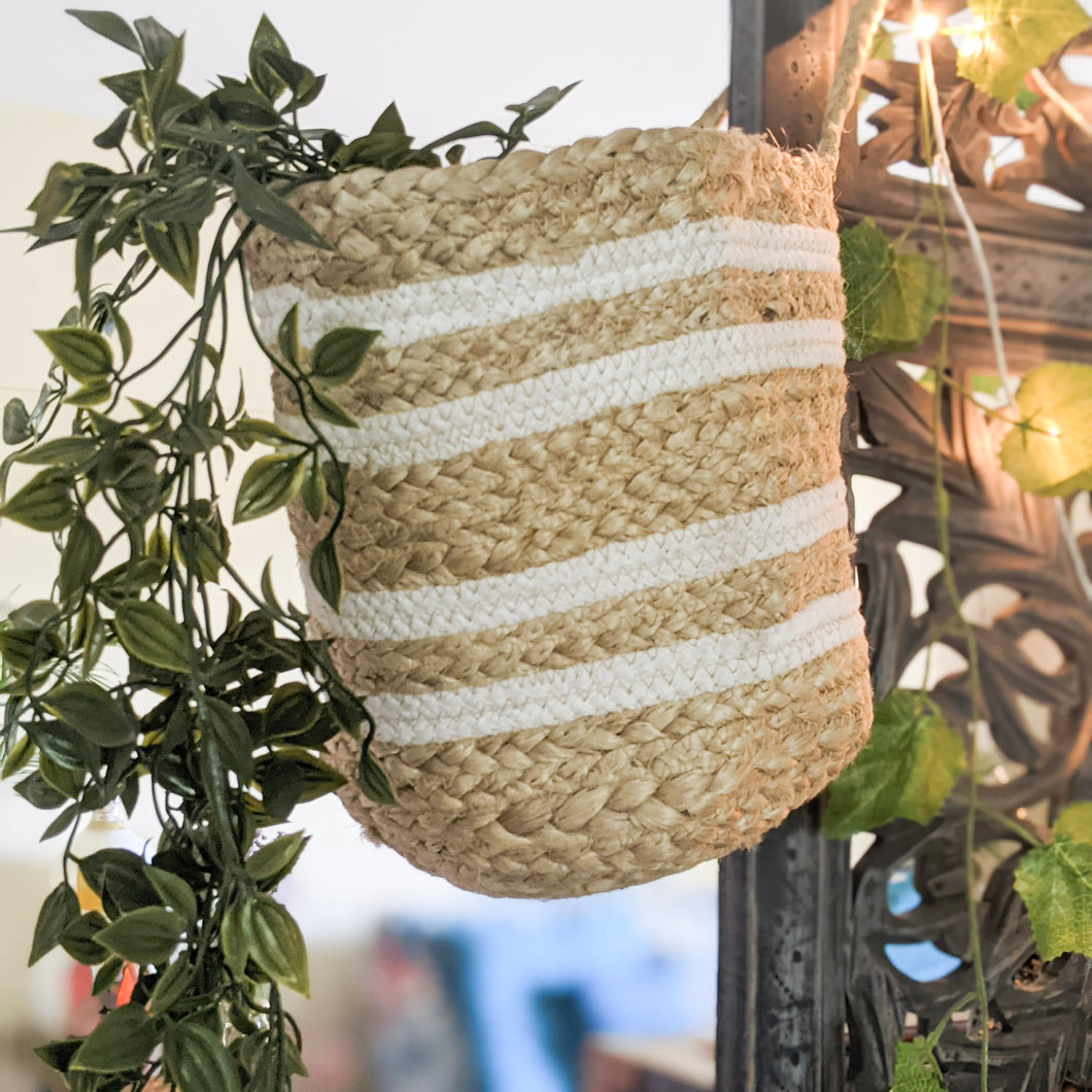 HANDWOVEN HANGING JUTE BASKET / PLANTER